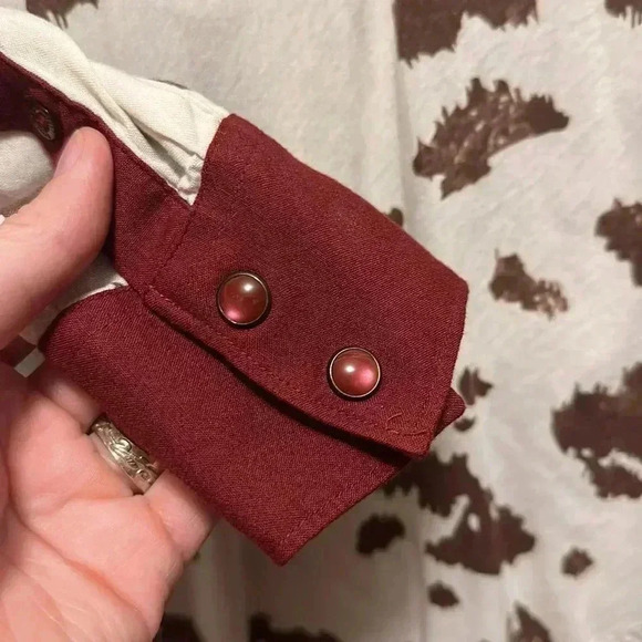 Shirt - Picture 2 of 8